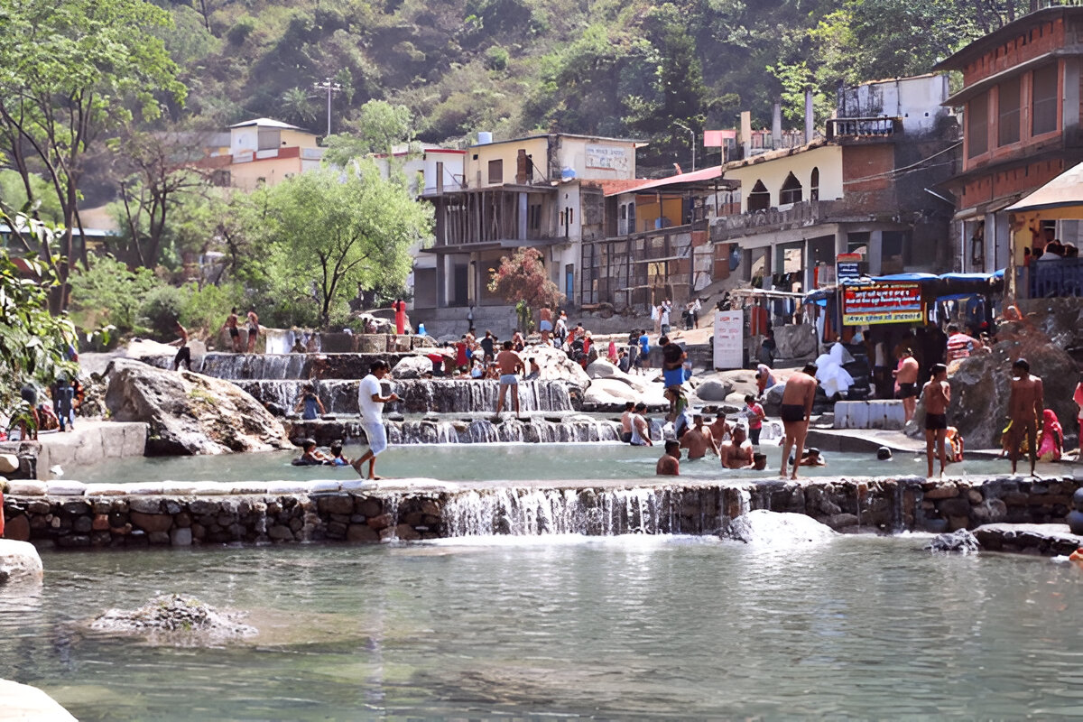 Sahastradhara, places to visit in Dehradun.
