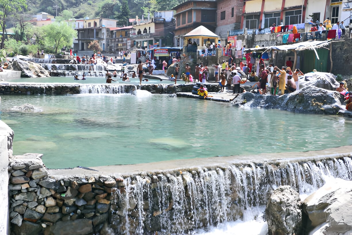 Sahastradhara road, sahatsradhara in dehradun